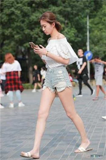 为什么要对我着房卡拍照