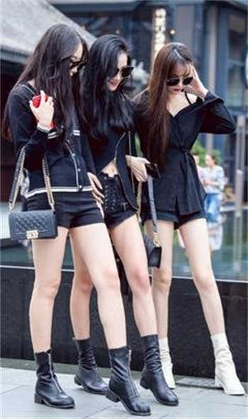 上海浦东父女门是真的