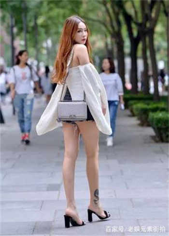 女同事借钱后以身抵债