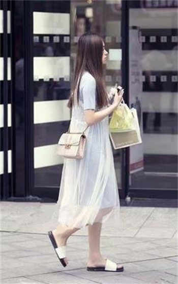 老董征服戴若希结局