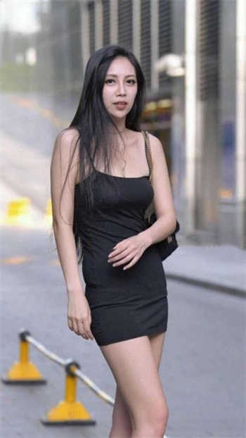 烤串小哥被女首富看上