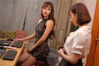 买车被女销售员暗示