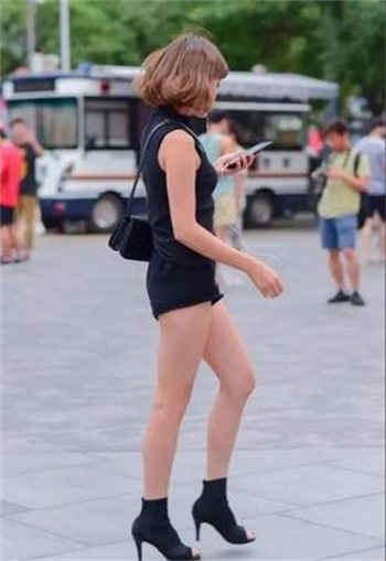家庭主妇和驾校教练