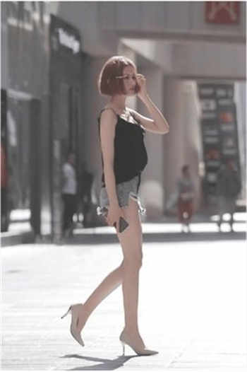 被威胁的兼职女蘑菇