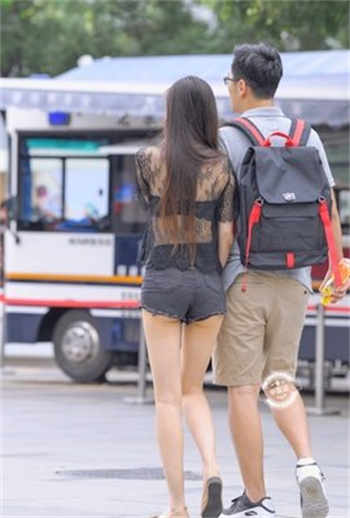 冯提魔幻衣服直播忘关