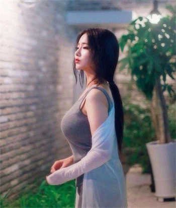 同桌上课手不老实作文